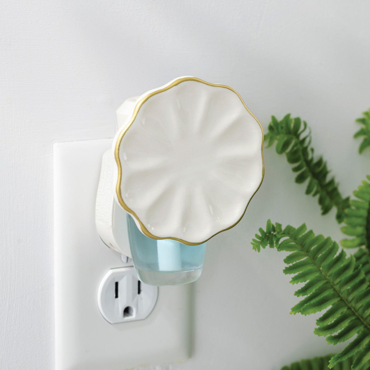 Scalloped WallScents™ Fragrance Warmer Pluggable