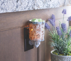 Flora Pluggable Fragrance Warmer